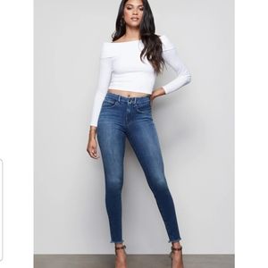 NWT GOOD AMERICAN Good Legs Fray Hem (BLUE319)